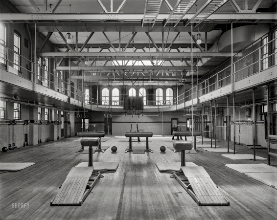 Photo showing: 23rd Street Y -- New York circa 1904. 23rd Street Branch, Y.M.C.A.
