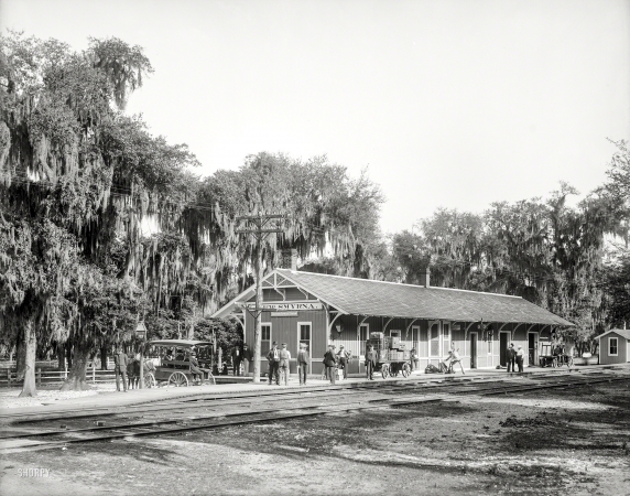 Photo showing: New Smyrna -- 1904. East Coast Railway station, New Smyrna (Beach), Florida.