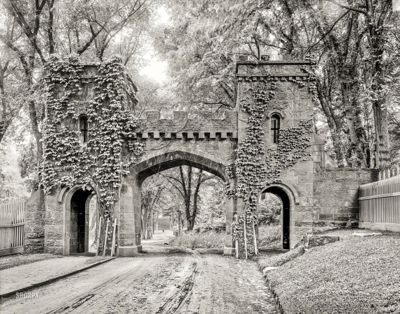 Photo showing: The Pearly Gates -- Circa 1905. Main entrance to cemetery, Springfield, Mass.