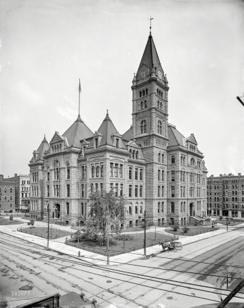 Photo showing: County Courthouse -- Circa 1905. Ramsey County Court House -- St. Paul, Minnesota.