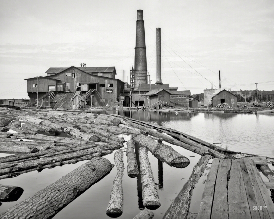 Photo showing: Dead River -- Circa 1905. Dead River sawmill, Marquette, Michigan.