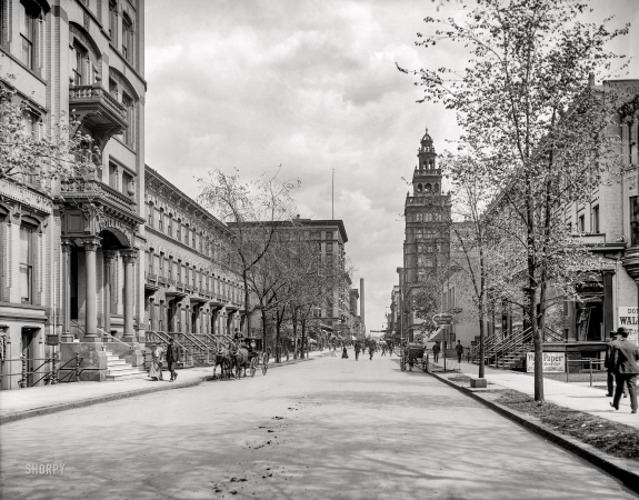 Photo showing: Oh! Toledo! -- 1905. Madison Avenue, Toledo, O. The Hotel Madison at left.
