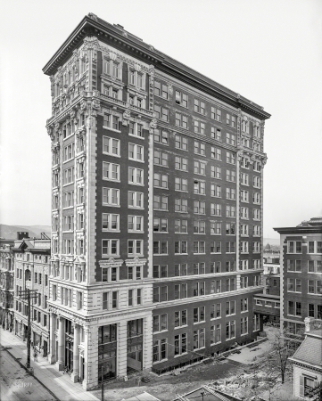 Photo showing: Tower of the Press -- Binghamton, New York, circa 1905. Kilmer (Press) Building, Chenango Street.