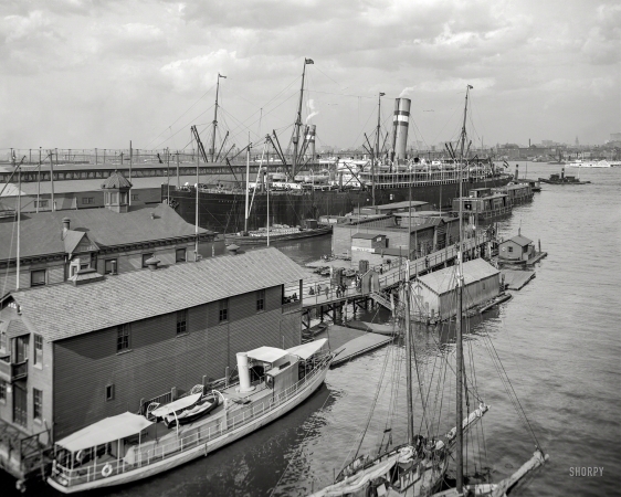 Photo showing: Hoboken Public Bath -- 1905. Holland America line piers, Hoboken, N.J.
