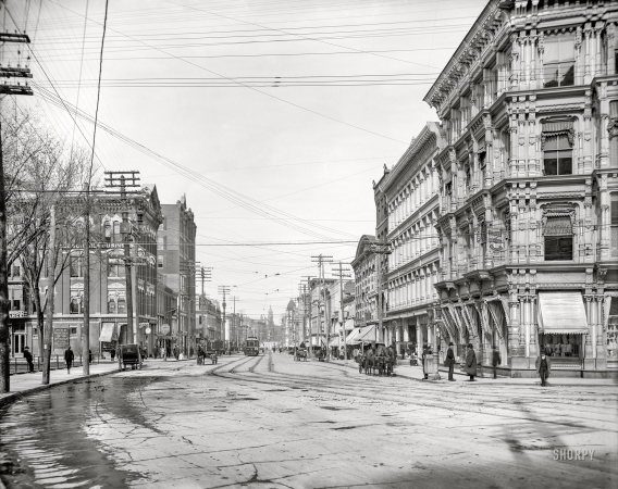 Photo showing: Court Street -- ... Binghamton, New York, circa 1905.