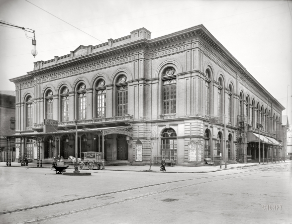 Photo showing: American Academy of Music -- Philadelphia, 1905. American Academy of Music. With two electric carriage call signs.