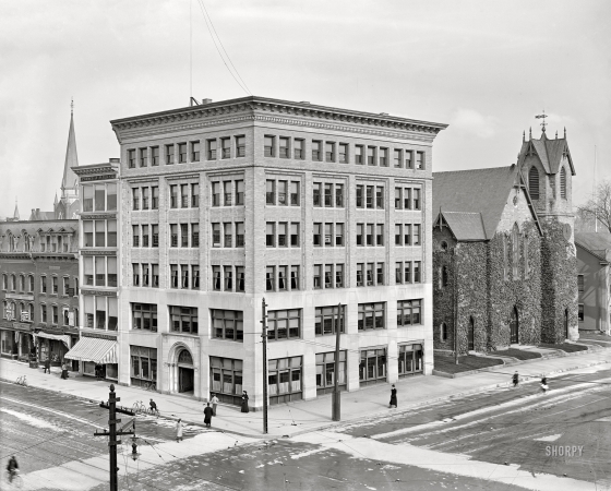 Photo showing: Berkshire Bank -- Pittsfield, Massachusetts, circa 1906. Berkshire County Savings Bank.
