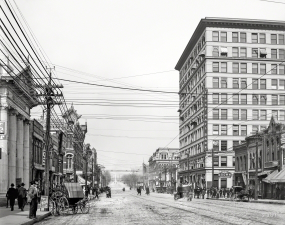 Photo showing: Right Bank -- Birmingham, Alabama, circa 1906. First National Bank, 20th Street.