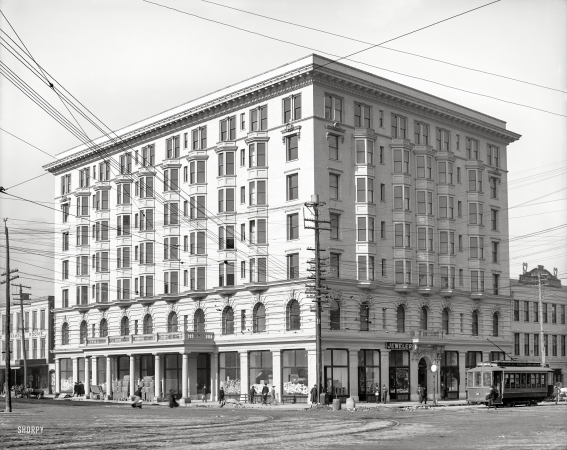 Photo showing: New Exchange -- Circa 1906. New Exchange Hotel. Montgomery, Alabama.