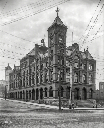 Photo showing: Southern Gothic -- 1906. Post Office -- Montgomery, Alabama.