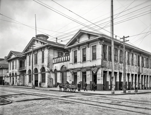 Photo showing: Heir to the Hoorah -- 1906. Mobile, Alabama -- Old Market House at Royal and Church.