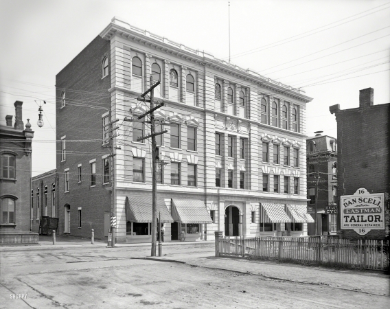 Photo showing: Prosperous Poughkeepsie -- 1906. Columbus Institute, Poughkeepsie, N.Y.