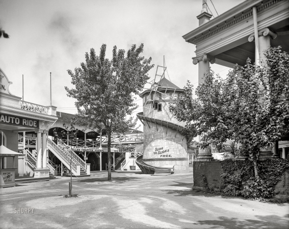 Photo showing: Slides-n-Rides -- Cincinnati, Ohio, circa 1906. View in Chester Park.