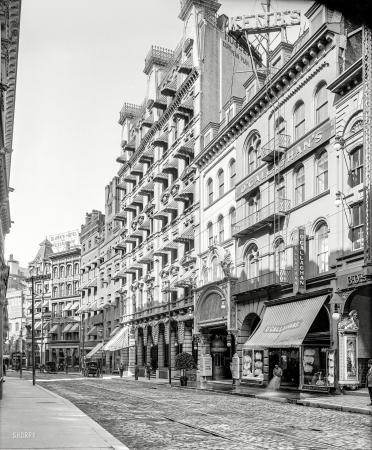 Photo showing: Vaudeville Venue -- Boston circa 1906. Adams House Hotel and Keith's Theatre.