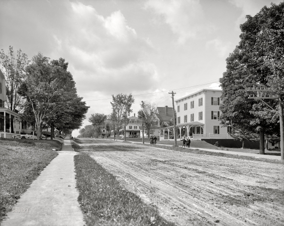 Photo showing: Bucolic Bethlehem -- 1907. Bethlehem, White Mountains, New Hampshire. Bethlehem Street, looking west.