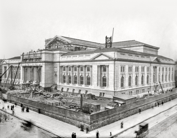 Photo showing: Check It Out -- Metropolitan Library, Fifth Avenue. The New York Public Library under construction circa 1907.