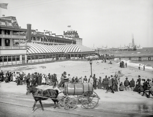 Photo showing: Hygeia Hotel -- Hampton Roads, Virginia, circa 1895. Boat landing at Old Point Comfort and Hygeia Hotel.