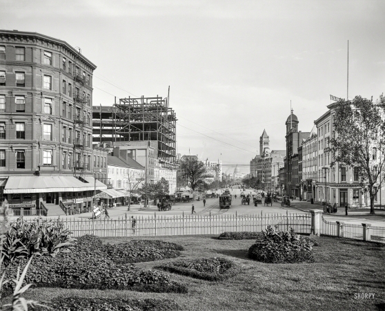 Photo showing: Polite Vaudeville -- November 1900. Washington, D.C. Pennsylvania Avenue from Treasury building.