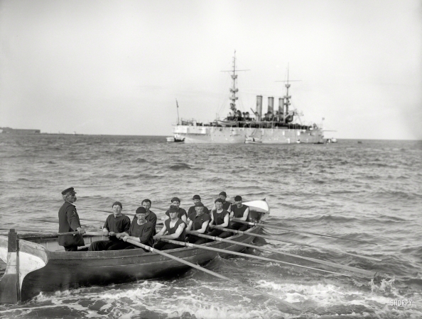 Photo showing: Ten Manpower -- 1899. A boat crew -- U.S.S. New York.