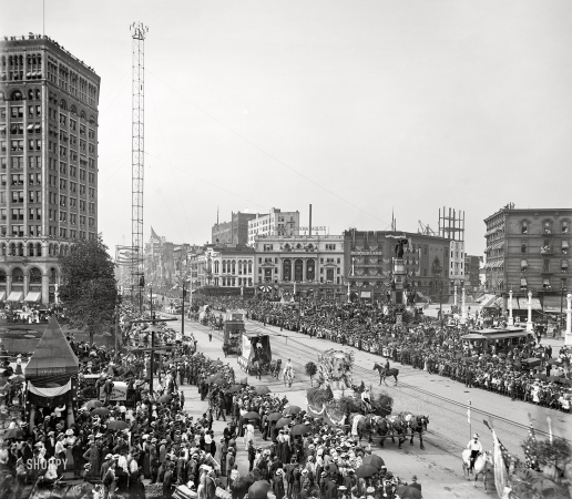 Photo showing: The Detroit 200 -- July 25, 1901. Cadillac Memorial Parade -- Detroit bicentenary celebration.
