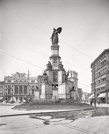 Photo showing: Martyrs and Heroes -- Detroit circa 1905. Campus Martius -- Soldiers' and Sailors' Monument and Detroit Opera House.