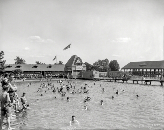 Photo showing: Stag Swim -- Detroit circa 1903. Swimming pool, Belle Isle Park.