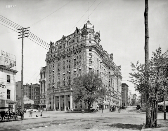Photo showing: Willard Hotel -- Washington, D.C., circa 1904. Willard Hotel, Pennsylvania Avenue and 14th Street.
