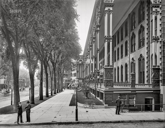 Photo showing: The Horner Corner -- Saratoga Springs, N.Y., circa 1904. Veranda of United States Hotel, Broadway at Division Street.