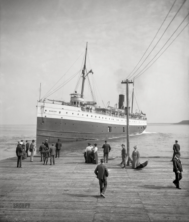 Photo showing: The Manitou -- Circa 1905. Steamer Manitou at dock, Mackinac Island, Michigan.