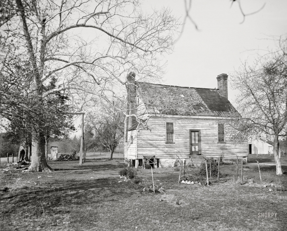 Photo showing: The Old Homestead -- Circa 1905. Old Hilliard homestead, Richmond, Virginia.