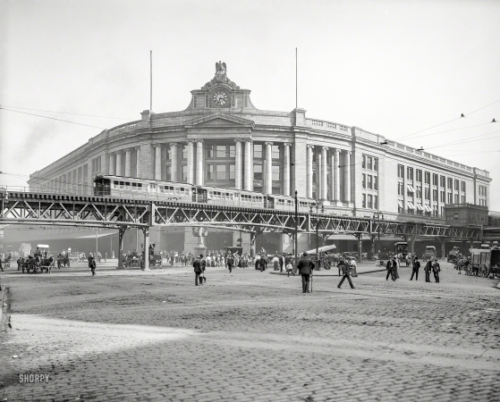 Photo showing: South Station -- Circa 1905. South Station, Boston, and elevated line.