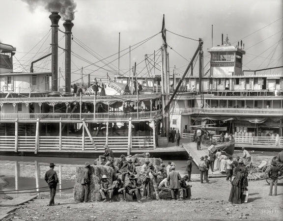 Photo showing: Two Belles -- The Mississippi River circa 1906. Steamboat landing at Vicksburg, Miss.
Starring the paddlewheelers Belle of Calhoun and Belle of the Bends.
