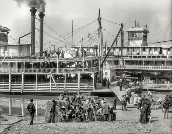 Photo showing: Two Belles -- The Mississippi River circa 1906. Steamboat landing at Vicksburg, Miss.
Starring the paddlewheelers Belle of Calhoun and Belle of the Bends.