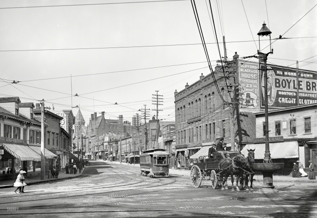 Photo showing: Pleasant Street -- Malden, Massachusetts, circa 1906. Pleasant Street from Malden Square.