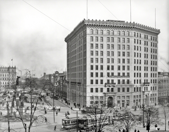 Photo showing: The Public Square -- Detroit circa 1907. Cadillac Square -- Soldiers' and Sailors' Monument and Hotel Pontchartrain.