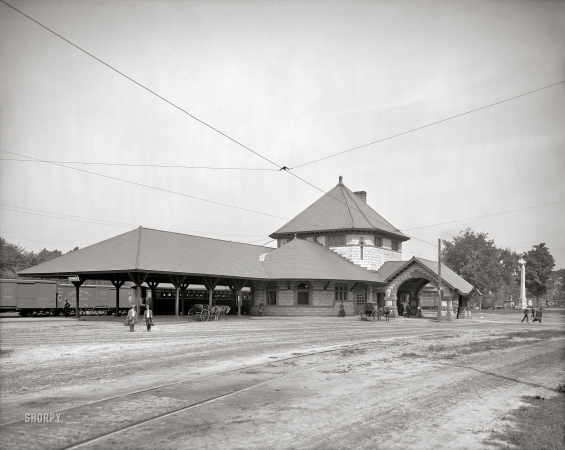 Photo showing: Laconia Depot -- Circa 1907. Railway station -- Laconia, New Hampshire.