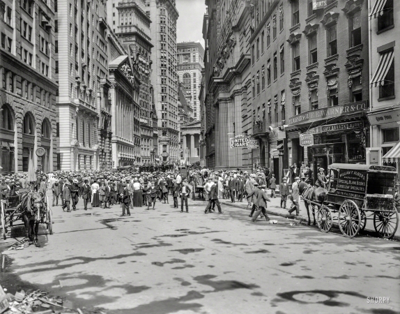 Photo showing: Midday Traders -- New York circa 1910. The Curb Market, Broad Street.