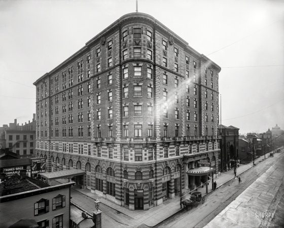 Photo showing: The New Hotel -- Rochester, New York, circa 1908. Hotel Seneca, Clinton Avenue at Cortland Street.