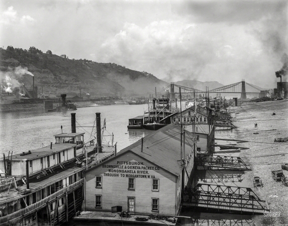 Photo showing: Through to Morgantown -- Circa 1905. Pittsburgh, Penna. -- the Monongahela wharves.