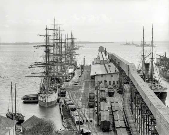Photo showing: Tall Ships -- Pensacola Bay circa 1900. Pensacola Harbor, Florida.