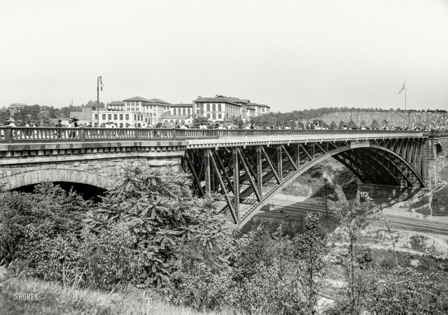 Photo showing: Schenley Park -- Pittsburgh circa 1910. Schenley Park Bridge and the 'Tick' (Carnegie-Mellon University).