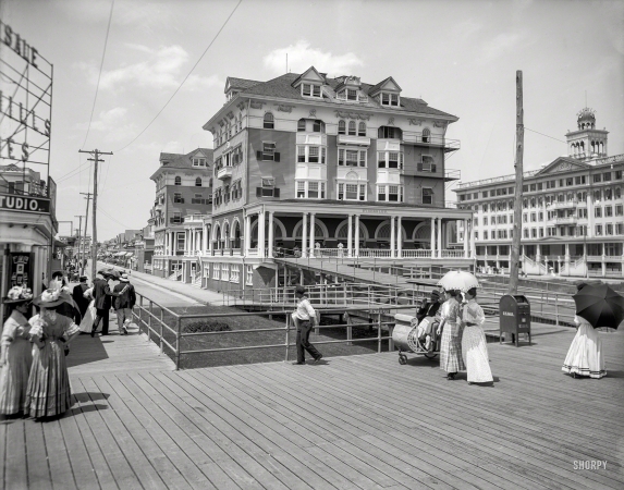 Photo showing: Sun City -- The Jersey Shore circa 1910. St. Charles and Rudolf  hotels, Atlantic City.