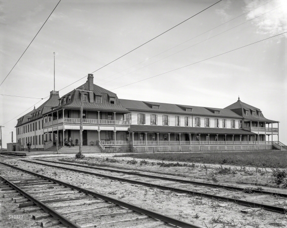 Photo showing: Hotel Shoreham -- Circa 1907. The Shoreham, Cape May, New Jersey.