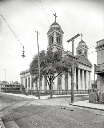 Photo showing: Crossroads Cathedral -- Mobile, Alabama, circa 1910. Catholic Cathedral of the Immaculate Conception, Conti Street.