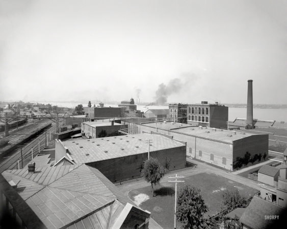 Photo showing: Whisky Warehouse -- Circa 1899. Hiram Walker & Sons, Walkerville, Ontario.