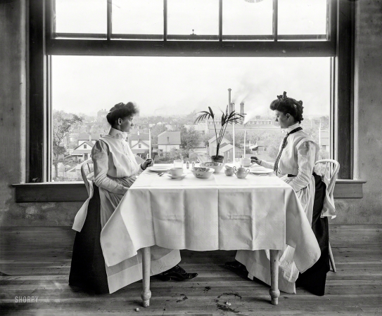 Photo showing: Light Lunch -- Circa 1902. Window in girls' restaurant, National Cash Register Co., Dayton, Ohio.