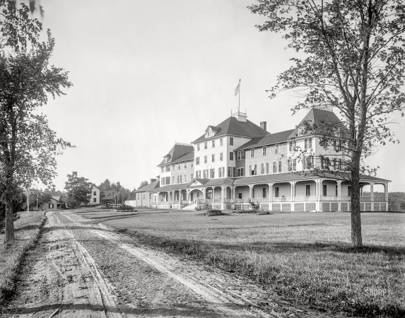 Photo showing: Smoking Rooms -- Circa 1904. Hotel Ausable Chasm, Ausable Chasm, N.Y.