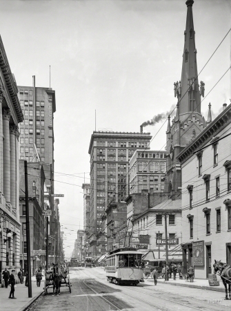 Photo showing: Urban Ohio -- Cincinnati circa 1907. Fourth Street west from Main.