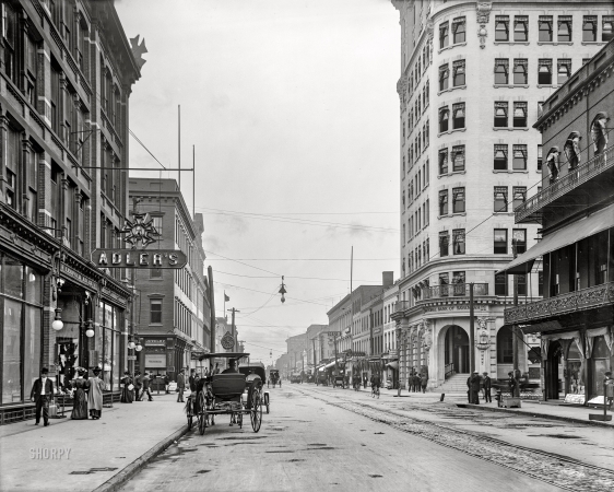 Photo showing: Adlers Department Store -- Savannah, Georgia, 1907. Broughton Street looking west.