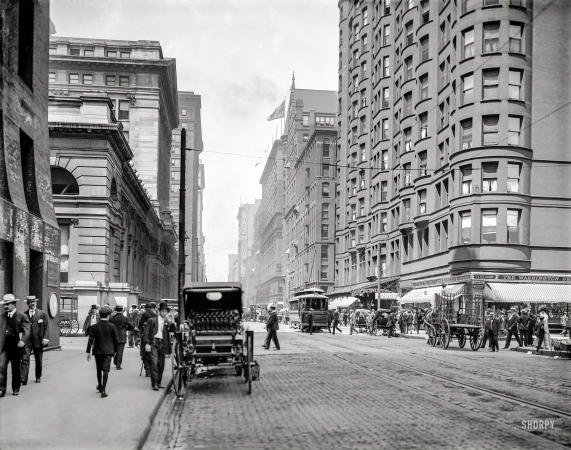 Photo showing: Dearborn Street -- 1907. Dearborn Street, Chicago. With the massive Great Northern Hotel at right.